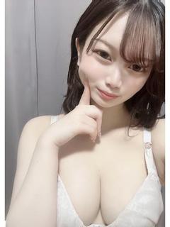 みな♡色白エロボディ