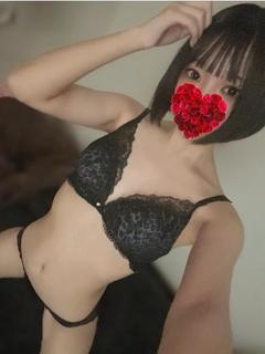 マナミ