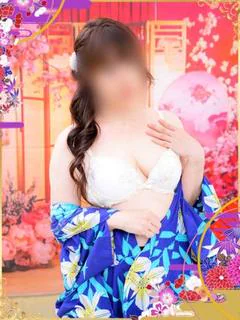夜桜つゆり