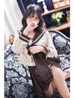 みにい