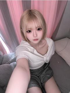 れい【甘えん坊19歳美少女】