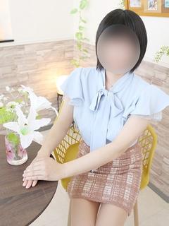 新人ともみ