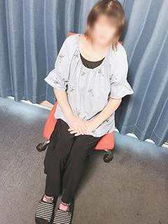 やん
