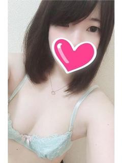 スウキ（小柄スレンダーな美少女）