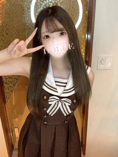 りく【大胆で甘え上手な清楚美女】