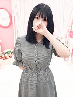 なつみ　黒髪清楚なのにエロい