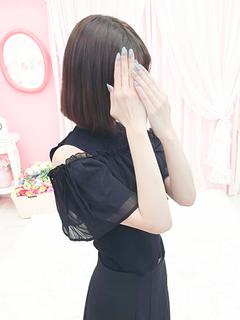 なこ　視線奪うキレカワE乳美人