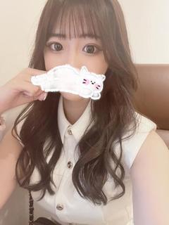 しおり★清楚系アイドルD乳美女★