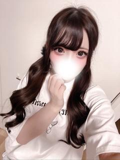 りさ【色白巨乳の天然美女】