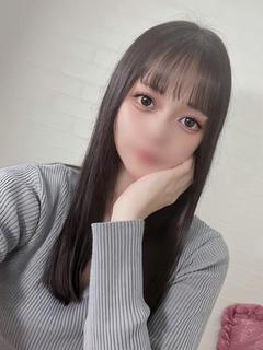 まお【清楚な色白敏感美女】