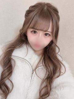 ひすい【透明感あふれる美女】