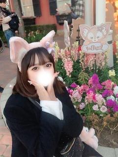 なこ【当店の美少女アイドル】