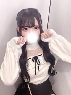 りさ【色白巨乳の天然美女】