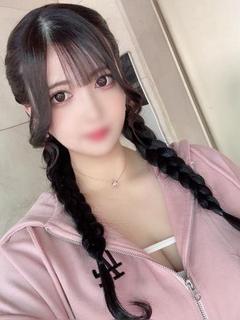 みおり【密着度最強Fカップ美女】
