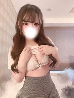 りさ【色白巨乳の天然美女】