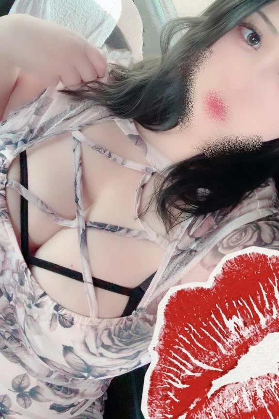 初対面なのに、こんなに近くなったらどうする？♡