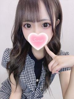 りりか【抜群の愛嬌とスタイル】