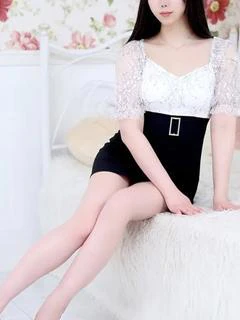 山吹 璃音
