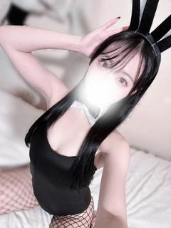 小柄天使の歯科助手美...