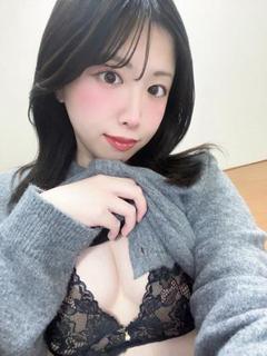 かほ【巨乳細身美女】