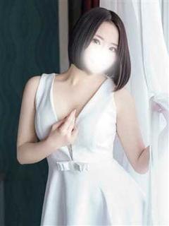 ひな【愛嬌抜群❤️可愛い若妻】