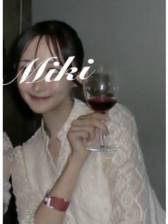 遊佐　美姫（銀座クラブ所属）