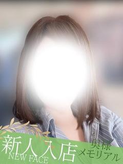 新人さとみ