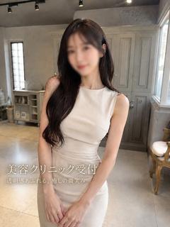 透明感抜群、癒しの受付美女