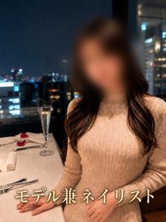 色っぽさ感じるネイリスト