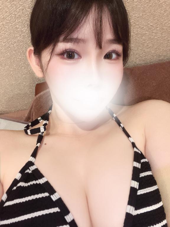 伶(れい) の 今日は17時からです‎🤍