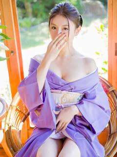 茜