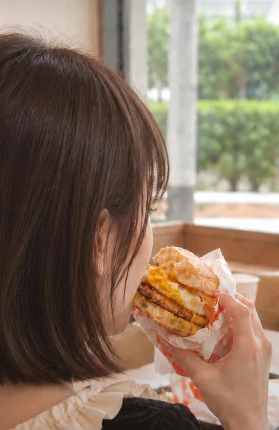 お肉食べるとやらしい気持ちに🤭