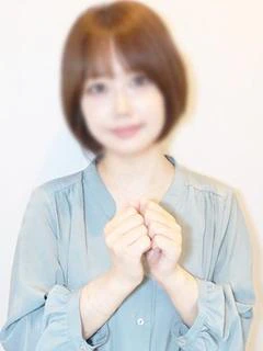 みなみ　弘中アナ激似美女！