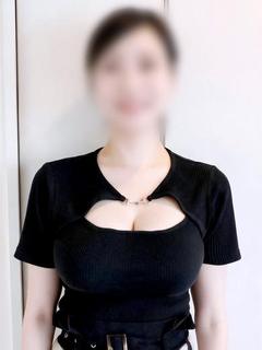 ひとみ♡色白Fカップ巨乳！