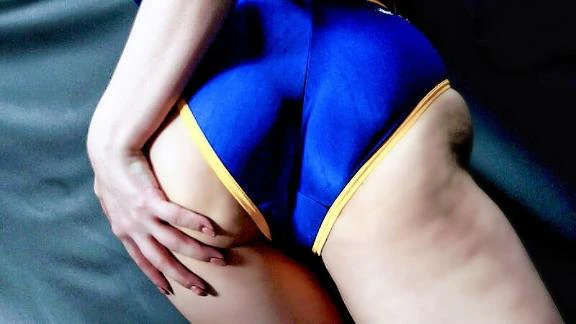 乳首責め地獄で連続イキさせた痴女 -