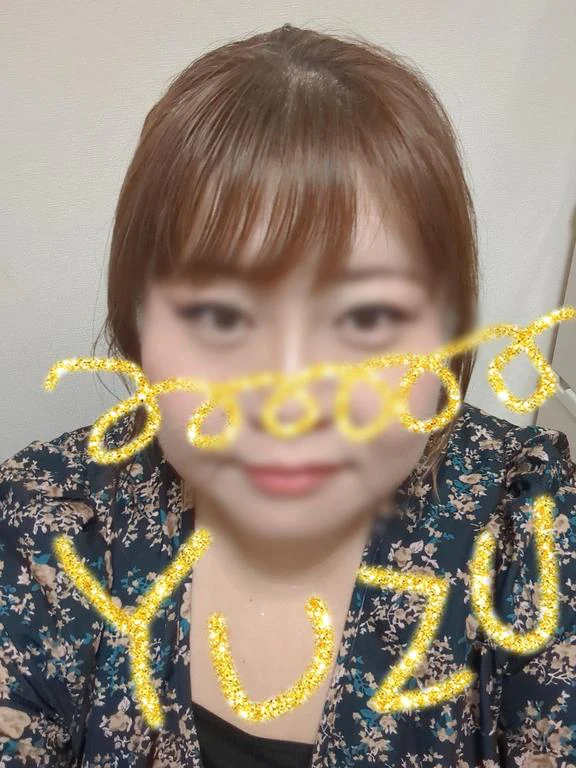 顔も