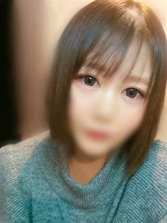 瞳とバストがチャームポイント!