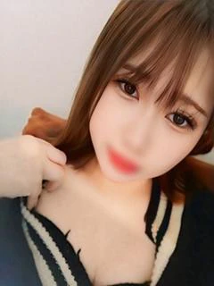 新人ゆいか