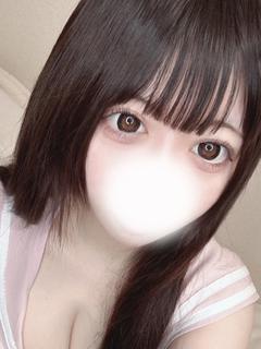 つきな