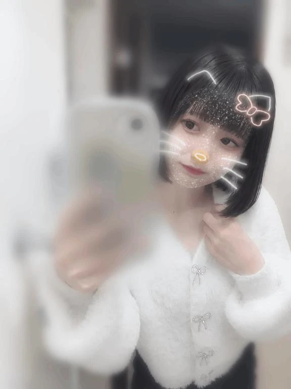 ☔最近寒くてニット着ちゃった☔