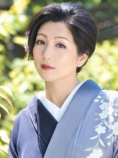 高杉しのぶ