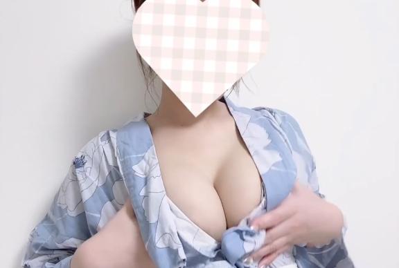 れな の お部屋では大胆に…🔞🔞