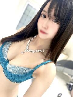 ゆら【元カフェ店員巨乳美女】