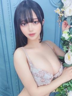 れい【天然H巨乳の癒し系！】