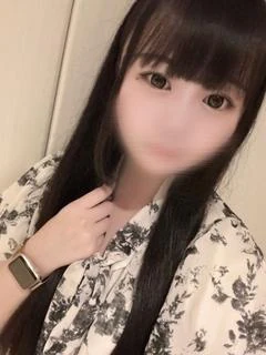 つきな
