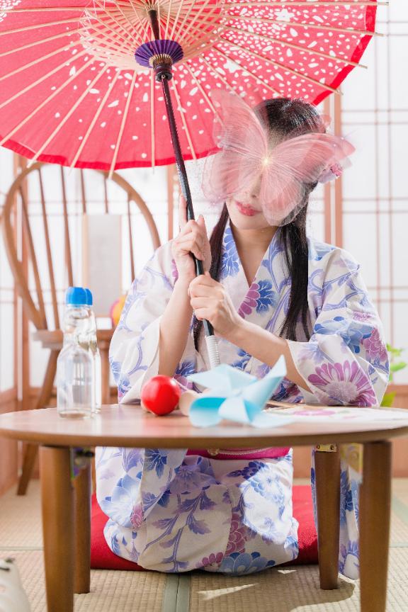 葉月(はづき) の 雑誌見てくれた？📕✨️