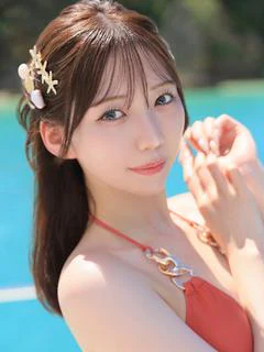 悠亜