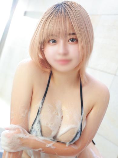 鶴見まお