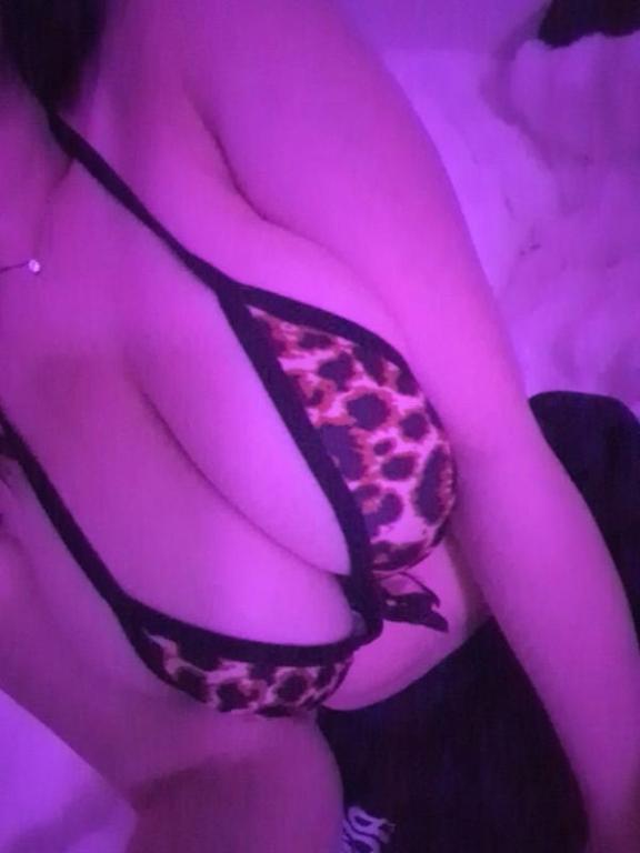 れいか(アイドル系ロリ降臨) の 名前を呼ばれるだけで🥰💕