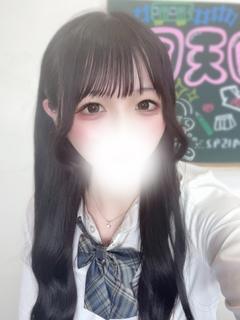 もも(黒髪清楚なロリ♪)